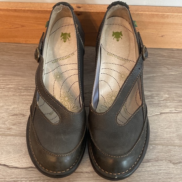 El Naturalista leather heels, size 39 (size 9) - Picture 2 of 7